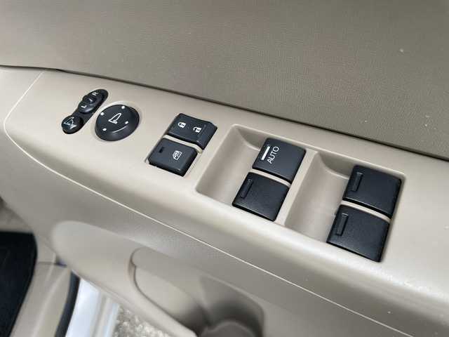 ホンダ Ｎ ＢＯＸ G Lパッケージ 石川県 2014(平26)年 6.8万km シルバー 社外メモリーナビ　フルセグＴＶ　パワースライドドア　スマートキー　プッシュスタート　電動ミラー　ベンチシート　スタッドレス積み込み