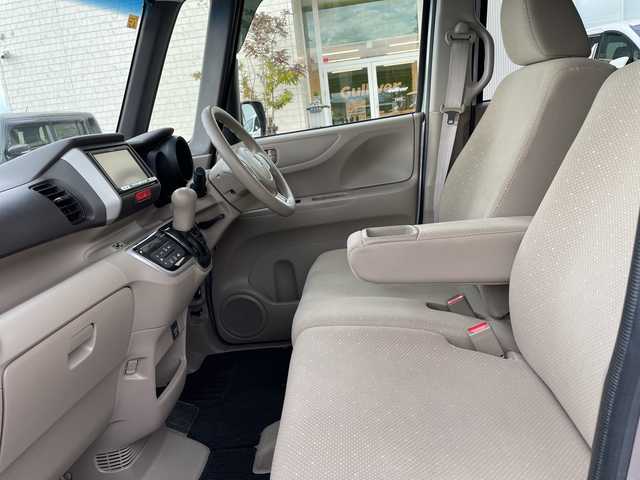 ホンダ Ｎ ＢＯＸ G Lパッケージ 石川県 2014(平26)年 6.8万km シルバー 社外メモリーナビ　フルセグＴＶ　パワースライドドア　スマートキー　プッシュスタート　電動ミラー　ベンチシート　スタッドレス積み込み