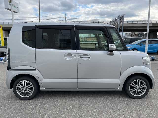 ホンダ Ｎ ＢＯＸ G Lパッケージ 石川県 2014(平26)年 6.8万km シルバー 社外メモリーナビ　フルセグＴＶ　パワースライドドア　スマートキー　プッシュスタート　電動ミラー　ベンチシート　スタッドレス積み込み