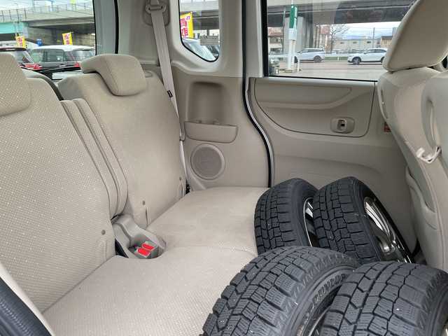 ホンダ Ｎ ＢＯＸ G Lパッケージ 石川県 2014(平26)年 6.8万km シルバー 社外メモリーナビ　フルセグＴＶ　パワースライドドア　スマートキー　プッシュスタート　電動ミラー　ベンチシート　スタッドレス積み込み