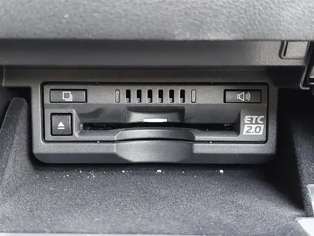 レクサス ＬＳ 500h Fスポーツ 東京都 2017(平29)年 5.4万km ホワイトノーヴァガラスフレーク サンルーフ/純正12.3インチワイドディスプレイ/パノラミックビューモニター/ヘッドアップディスプレイ/ビルトインETC2.0/ドライブレコーダー/AC100V/パドルシフト/パワーシート/シートヒーター/ベンチレーション/ステアリングヒーター/クリアランスソナー/Lexus Safety System ＋/・プリクラッシュセーフティ/・レーントレーシングアシスト/・オートマチックハイビーム/・レーダークルーズコントロール/・ブラインドスポットモニター