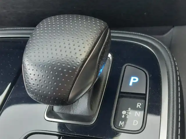 レクサス ＬＳ 500h Fスポーツ 東京都 2017(平29)年 5.4万km ホワイトノーヴァガラスフレーク サンルーフ/純正12.3インチワイドディスプレイ/パノラミックビューモニター/ヘッドアップディスプレイ/ビルトインETC2.0/ドライブレコーダー/AC100V/パドルシフト/パワーシート/シートヒーター/ベンチレーション/ステアリングヒーター/クリアランスソナー/Lexus Safety System ＋/・プリクラッシュセーフティ/・レーントレーシングアシスト/・オートマチックハイビーム/・レーダークルーズコントロール/・ブラインドスポットモニター