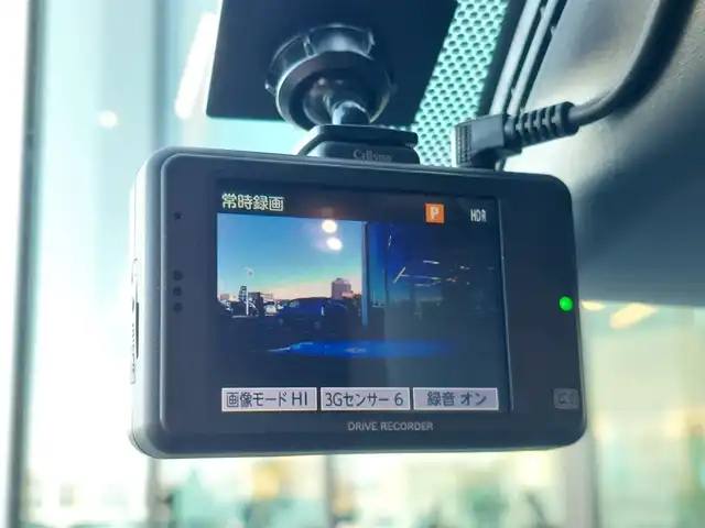 レクサス ＬＳ 500h Fスポーツ 東京都 2017(平29)年 5.4万km ホワイトノーヴァガラスフレーク サンルーフ/純正12.3インチワイドディスプレイ/パノラミックビューモニター/ヘッドアップディスプレイ/ビルトインETC2.0/ドライブレコーダー/AC100V/パドルシフト/パワーシート/シートヒーター/ベンチレーション/ステアリングヒーター/クリアランスソナー/Lexus Safety System ＋/・プリクラッシュセーフティ/・レーントレーシングアシスト/・オートマチックハイビーム/・レーダークルーズコントロール/・ブラインドスポットモニター