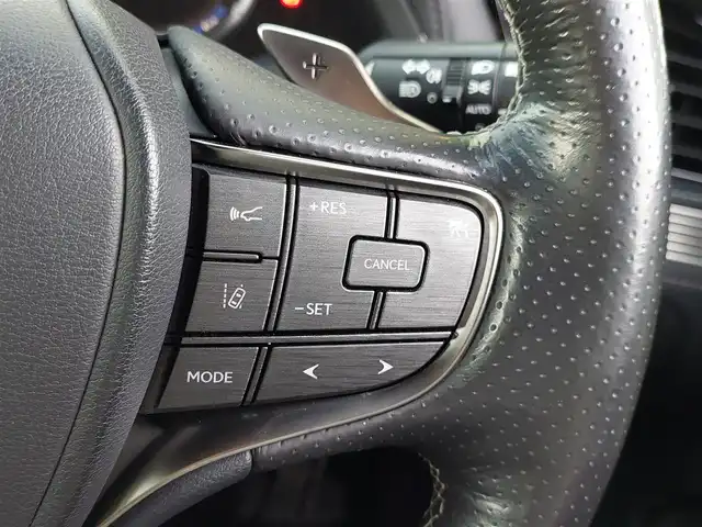 レクサス ＬＳ 500h Fスポーツ 東京都 2017(平29)年 5.4万km ホワイトノーヴァガラスフレーク サンルーフ/純正12.3インチワイドディスプレイ/パノラミックビューモニター/ヘッドアップディスプレイ/ビルトインETC2.0/ドライブレコーダー/AC100V/パドルシフト/パワーシート/シートヒーター/ベンチレーション/ステアリングヒーター/クリアランスソナー/Lexus Safety System ＋/・プリクラッシュセーフティ/・レーントレーシングアシスト/・オートマチックハイビーム/・レーダークルーズコントロール/・ブラインドスポットモニター