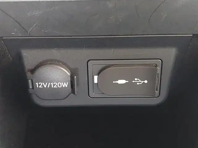 レクサス ＬＳ 500h Fスポーツ 東京都 2017(平29)年 5.4万km ホワイトノーヴァガラスフレーク サンルーフ/純正12.3インチワイドディスプレイ/パノラミックビューモニター/ヘッドアップディスプレイ/ビルトインETC2.0/ドライブレコーダー/AC100V/パドルシフト/パワーシート/シートヒーター/ベンチレーション/ステアリングヒーター/クリアランスソナー/Lexus Safety System ＋/・プリクラッシュセーフティ/・レーントレーシングアシスト/・オートマチックハイビーム/・レーダークルーズコントロール/・ブラインドスポットモニター