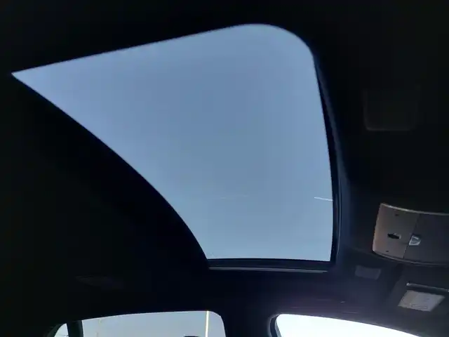 レクサス ＬＳ 500h Fスポーツ 東京都 2017(平29)年 5.4万km ホワイトノーヴァガラスフレーク サンルーフ/純正12.3インチワイドディスプレイ/パノラミックビューモニター/ヘッドアップディスプレイ/ビルトインETC2.0/ドライブレコーダー/AC100V/パドルシフト/パワーシート/シートヒーター/ベンチレーション/ステアリングヒーター/クリアランスソナー/Lexus Safety System ＋/・プリクラッシュセーフティ/・レーントレーシングアシスト/・オートマチックハイビーム/・レーダークルーズコントロール/・ブラインドスポットモニター