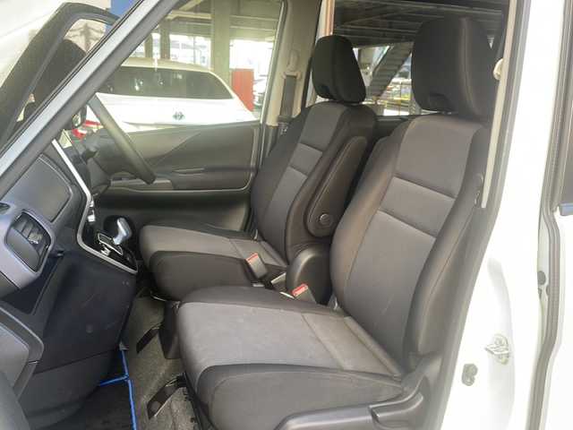 日産 セレナ e－パワー XV 広島県 2021(令3)年 6.3万km ブリリアントホワイトパール 禁煙車/エマージェンシーブレーキ/車線逸脱警報/ハイビームアシスト/BSM/セーフティパックA/クルーズコントロール/純正10型ナビ/・フルセグTV/CD/DVD/Blu-ray/Bluetooth/・SD/REC/純正フリップダウンモニター/アラウンドビューモニター/コーナーセンサー/ステアリングスイッチ（非連動）/オートライト/リアサンシェード/スマートキー/プッシュスタート/スペアキー/純正ドライブレコーダー（DH5-D）/ETC/純正15インチアルミホイール