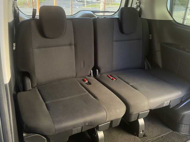 日産 セレナ e－パワー XV 広島県 2021(令3)年 6.3万km ブリリアントホワイトパール 禁煙車/エマージェンシーブレーキ/車線逸脱警報/ハイビームアシスト/BSM/セーフティパックA/クルーズコントロール/純正10型ナビ/・フルセグTV/CD/DVD/Blu-ray/Bluetooth/・SD/REC/純正フリップダウンモニター/アラウンドビューモニター/コーナーセンサー/ステアリングスイッチ（非連動）/オートライト/リアサンシェード/スマートキー/プッシュスタート/スペアキー/純正ドライブレコーダー（DH5-D）/ETC/純正15インチアルミホイール