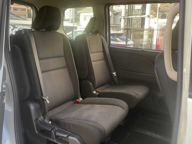 日産 セレナ e－パワー XV 広島県 2021(令3)年 6.3万km ブリリアントホワイトパール 禁煙車/エマージェンシーブレーキ/車線逸脱警報/ハイビームアシスト/BSM/セーフティパックA/クルーズコントロール/純正10型ナビ/・フルセグTV/CD/DVD/Blu-ray/Bluetooth/・SD/REC/純正フリップダウンモニター/アラウンドビューモニター/コーナーセンサー/ステアリングスイッチ（非連動）/オートライト/リアサンシェード/スマートキー/プッシュスタート/スペアキー/純正ドライブレコーダー（DH5-D）/ETC/純正15インチアルミホイール