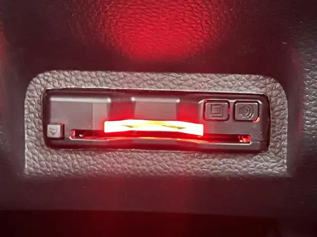 ホンダ ヴェゼル G 山形県 2024(令6)年 1.3万km クリスタルブラックパール 4WD/ワンオーナー/ホンダセンシング/メモリナビ/　【CD DVD SD USB BT】/フルセグTV/バックカメラ/ETC/ドライブレコーダー/ステアリングスイッチ/レーダークルーズコントロール/シートヒーター/オートホールド/ダウンヒルアシスト/LEDライト/フォグランプ/純正16インチアルミホイール/保証書、取説あり/スペアキーあり