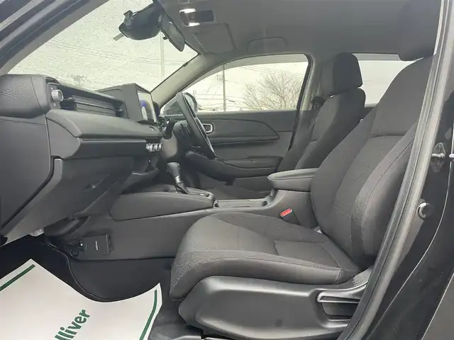 ホンダ ヴェゼル G 山形県 2024(令6)年 1.3万km クリスタルブラックパール 4WD/ワンオーナー/ホンダセンシング/メモリナビ/　【CD DVD SD USB BT】/フルセグTV/バックカメラ/ETC/ドライブレコーダー/ステアリングスイッチ/レーダークルーズコントロール/シートヒーター/オートホールド/ダウンヒルアシスト/LEDライト/フォグランプ/純正16インチアルミホイール/保証書、取説あり/スペアキーあり