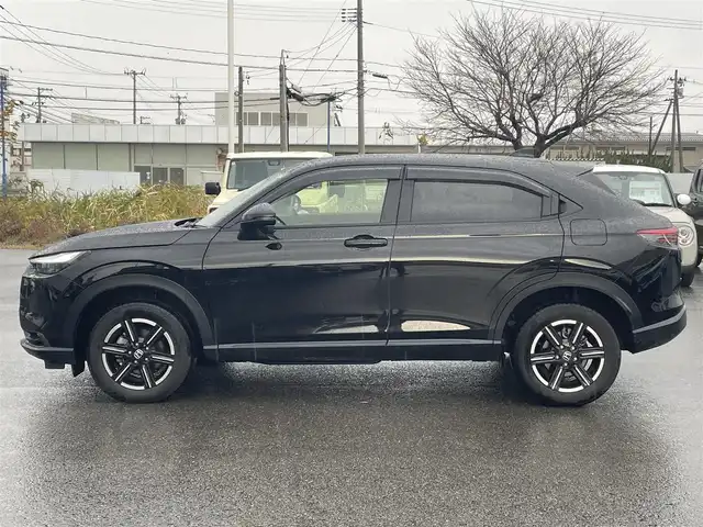 ホンダ ヴェゼル G 山形県 2024(令6)年 1.3万km クリスタルブラックパール 4WD/ワンオーナー/ホンダセンシング/メモリナビ/　【CD DVD SD USB BT】/フルセグTV/バックカメラ/ETC/ドライブレコーダー/ステアリングスイッチ/レーダークルーズコントロール/シートヒーター/オートホールド/ダウンヒルアシスト/LEDライト/フォグランプ/純正16インチアルミホイール/保証書、取説あり/スペアキーあり