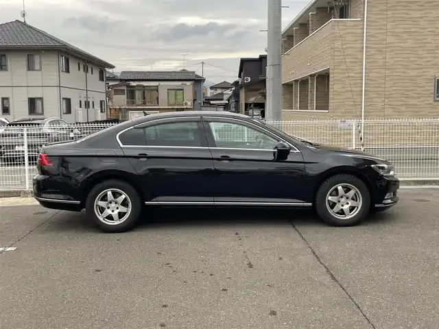フォルクスワーゲン パサート TSI ハイライン 福島県 2015(平27)年 13.1万km ディープブラックパールエフェクト ワンオーナー/純正メモリーナビ/CD/DVD/SD/BT/USB/社外16インチAW(純正17AW＋夏タイヤ積込)/プリクラッシュブレーキシステム/レーンチェンジアシストシステム/レーダークルーズコントロール/クリアランスソナー/黒レザーシート/パワーシート/シートヒーター/エアシート/パワーテールゲート/リアオートサンシェード/アイドリングストップ/ステアリングリモコン/バックカメラ/パドルシフト/オートライト/LEDヘッドライト/フォグライト/プッシュスタート/ドアバイザー/フロアマット/ETC