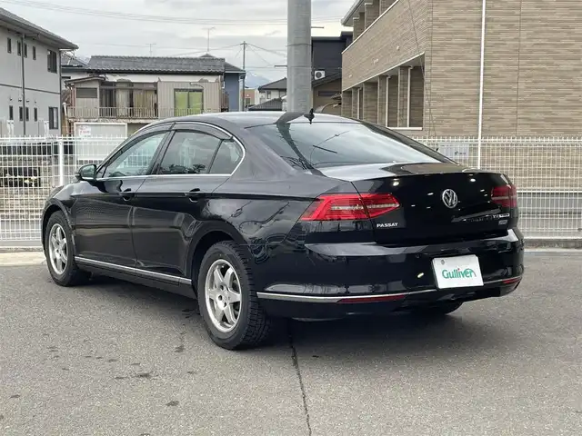 フォルクスワーゲン パサート TSI ハイライン 福島県 2015(平27)年 13.1万km ディープブラックパールエフェクト ワンオーナー/純正メモリーナビ/CD/DVD/SD/BT/USB/社外16インチAW(純正17AW＋夏タイヤ積込)/プリクラッシュブレーキシステム/レーンチェンジアシストシステム/レーダークルーズコントロール/クリアランスソナー/黒レザーシート/パワーシート/シートヒーター/エアシート/パワーテールゲート/リアオートサンシェード/アイドリングストップ/ステアリングリモコン/バックカメラ/パドルシフト/オートライト/LEDヘッドライト/フォグライト/プッシュスタート/ドアバイザー/フロアマット/ETC