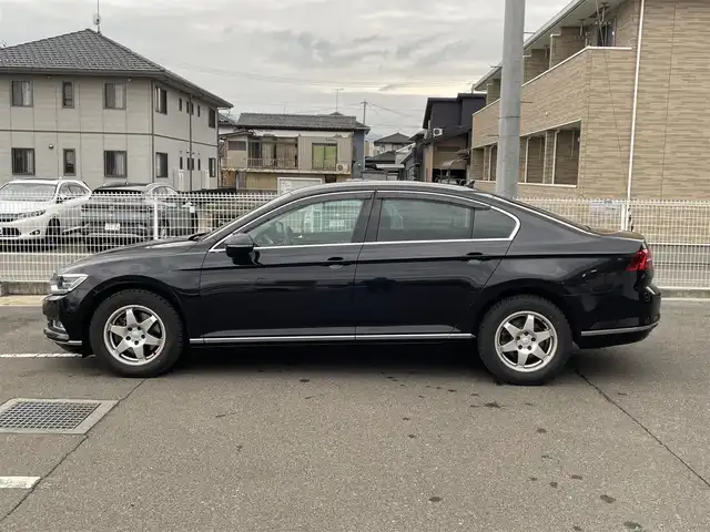 フォルクスワーゲン パサート TSI ハイライン 福島県 2015(平27)年 13.1万km ディープブラックパールエフェクト ワンオーナー/純正メモリーナビ/CD/DVD/SD/BT/USB/社外16インチAW(純正17AW＋夏タイヤ積込)/プリクラッシュブレーキシステム/レーンチェンジアシストシステム/レーダークルーズコントロール/クリアランスソナー/黒レザーシート/パワーシート/シートヒーター/エアシート/パワーテールゲート/リアオートサンシェード/アイドリングストップ/ステアリングリモコン/バックカメラ/パドルシフト/オートライト/LEDヘッドライト/フォグライト/プッシュスタート/ドアバイザー/フロアマット/ETC