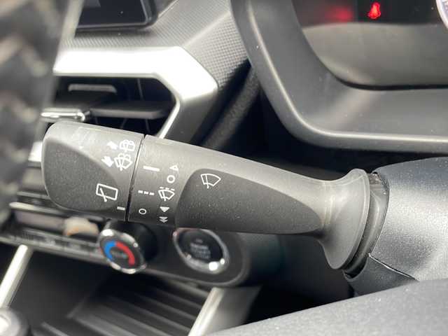 トヨタ ライズ Z 青森県 2020(令2)年 4.1万km ブラックマイカメタリック/シャイニングホワイトパール ワンオーナー/純正9インチディスプレイオーディオ/フルセグTV/BT/全方位カメラ/ワイパーデアイサー/衝突軽減システム/追従クルーズコントロール/レーンキープアシスト/サイドカーテンエアバック/前後コーナーセンサー/ビルトインETC/前席シートヒーター/オートライト/LEDヘッドライト/LEDフォグライト/リアフォグ/純正17インチアルミ夏タイヤ/社外16インチアルミスタッドレスタイヤ