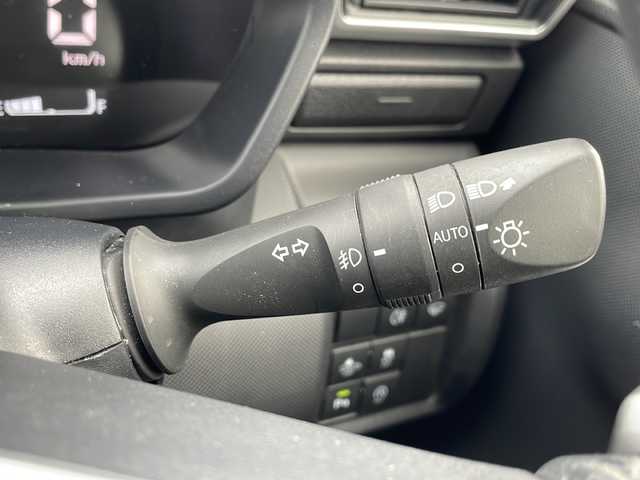 トヨタ ライズ Z 青森県 2020(令2)年 4.1万km ブラックマイカメタリック/シャイニングホワイトパール ワンオーナー/純正9インチディスプレイオーディオ/フルセグTV/BT/全方位カメラ/ワイパーデアイサー/衝突軽減システム/追従クルーズコントロール/レーンキープアシスト/サイドカーテンエアバック/前後コーナーセンサー/ビルトインETC/前席シートヒーター/オートライト/LEDヘッドライト/LEDフォグライト/リアフォグ/純正17インチアルミ夏タイヤ/社外16インチアルミスタッドレスタイヤ