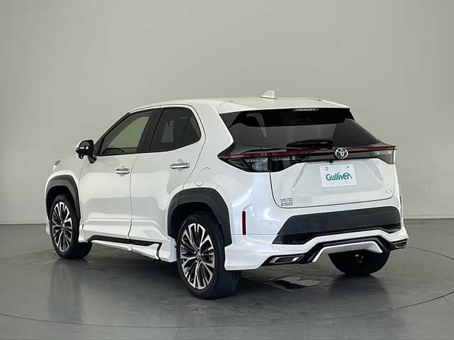 トヨタ ヤリスクロス Z 長野県 2020(令2)年 3.2万km ホワイトパールクリスタルシャイン ４WD/モデリスタエアロ/ディスプレイオーディオ/ナビキット/CD/DVDデッキ/　BT/USB/Miracast/バックカメラ/ビルトインETC/前後ドライブレコーダー/前席シートヒーター /トヨタセーフティセンス/プリクラッシュセーフティ/レーダークルーズコントロール/レーンディパーチャーアラート /クリアランスソナー/オートマチックハイビーム/ダウンヒルアシストコントロール/LEDヘッドライト/フォグライト/オートライト/プッシュスタート/スマートキー/純正フロアマット/・社外AW付スタッドレス積込(205/65/R16)/・保証書、取説