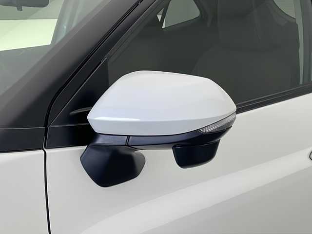 トヨタ ヤリスクロス Z 長野県 2020(令2)年 3.2万km ホワイトパールクリスタルシャイン ４WD/モデリスタエアロ/ディスプレイオーディオ/ナビキット/CD/DVDデッキ/　BT/USB/Miracast/バックカメラ/ビルトインETC/前後ドライブレコーダー/前席シートヒーター /トヨタセーフティセンス/プリクラッシュセーフティ/レーダークルーズコントロール/レーンディパーチャーアラート /クリアランスソナー/オートマチックハイビーム/ダウンヒルアシストコントロール/LEDヘッドライト/フォグライト/オートライト/プッシュスタート/スマートキー/純正フロアマット/・社外AW付スタッドレス積込(205/65/R16)/・保証書、取説