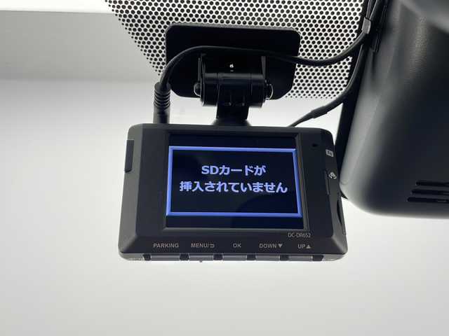 トヨタ ヤリスクロス Z 長野県 2020(令2)年 3.2万km ホワイトパールクリスタルシャイン ４WD/モデリスタエアロ/ディスプレイオーディオ/ナビキット/CD/DVDデッキ/　BT/USB/Miracast/バックカメラ/ビルトインETC/前後ドライブレコーダー/前席シートヒーター /トヨタセーフティセンス/プリクラッシュセーフティ/レーダークルーズコントロール/レーンディパーチャーアラート /クリアランスソナー/オートマチックハイビーム/ダウンヒルアシストコントロール/LEDヘッドライト/フォグライト/オートライト/プッシュスタート/スマートキー/純正フロアマット/・社外AW付スタッドレス積込(205/65/R16)/・保証書、取説