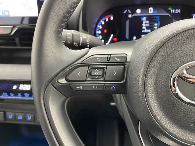 トヨタ ヤリスクロス Z 長野県 2020(令2)年 3.2万km ホワイトパールクリスタルシャイン ４WD/モデリスタエアロ/ディスプレイオーディオ/ナビキット/CD/DVDデッキ/　BT/USB/Miracast/バックカメラ/ビルトインETC/前後ドライブレコーダー/前席シートヒーター /トヨタセーフティセンス/プリクラッシュセーフティ/レーダークルーズコントロール/レーンディパーチャーアラート /クリアランスソナー/オートマチックハイビーム/ダウンヒルアシストコントロール/LEDヘッドライト/フォグライト/オートライト/プッシュスタート/スマートキー/純正フロアマット/・社外AW付スタッドレス積込(205/65/R16)/・保証書、取説