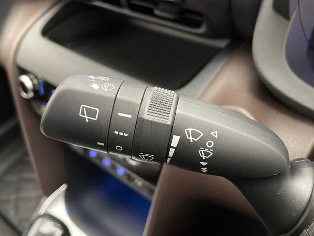 トヨタ ヤリスクロス Z 長野県 2020(令2)年 3.2万km ホワイトパールクリスタルシャイン ４WD/モデリスタエアロ/ディスプレイオーディオ/ナビキット/CD/DVDデッキ/　BT/USB/Miracast/バックカメラ/ビルトインETC/前後ドライブレコーダー/前席シートヒーター /トヨタセーフティセンス/プリクラッシュセーフティ/レーダークルーズコントロール/レーンディパーチャーアラート /クリアランスソナー/オートマチックハイビーム/ダウンヒルアシストコントロール/LEDヘッドライト/フォグライト/オートライト/プッシュスタート/スマートキー/純正フロアマット/・社外AW付スタッドレス積込(205/65/R16)/・保証書、取説