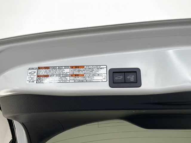 トヨタ ヤリスクロス Z 長野県 2020(令2)年 3.2万km ホワイトパールクリスタルシャイン ４WD/モデリスタエアロ/ディスプレイオーディオ/ナビキット/CD/DVDデッキ/　BT/USB/Miracast/バックカメラ/ビルトインETC/前後ドライブレコーダー/前席シートヒーター /トヨタセーフティセンス/プリクラッシュセーフティ/レーダークルーズコントロール/レーンディパーチャーアラート /クリアランスソナー/オートマチックハイビーム/ダウンヒルアシストコントロール/LEDヘッドライト/フォグライト/オートライト/プッシュスタート/スマートキー/純正フロアマット/・社外AW付スタッドレス積込(205/65/R16)/・保証書、取説