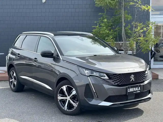 プジョー ５００８ GT ブルーHDi 滋賀県 2022(令4)年 3.1万km グレーⅡ ・サンルーフ/・アダプティブクルーズコントロール/・純正ディスプレイオーディオ/（BT/USB/CarPlay）/・バックカメラ／サイドカメラ/・半革シート／シートヒーター/・前後ドライブレコーダー/・ＥＴＣ/・純正１８ＡＷ/・レーンキープアシスト/・電動テールゲート/・運転席マッサージ機能付き/・オートマチックハイビーム