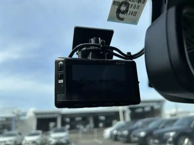 プジョー ５００８ GT ブルーHDi 滋賀県 2022(令4)年 3.1万km グレーⅡ ・サンルーフ/・アダプティブクルーズコントロール/・純正ディスプレイオーディオ/（BT/USB/CarPlay）/・バックカメラ／サイドカメラ/・半革シート／シートヒーター/・前後ドライブレコーダー/・ＥＴＣ/・純正１８ＡＷ/・レーンキープアシスト/・電動テールゲート/・運転席マッサージ機能付き/・オートマチックハイビーム