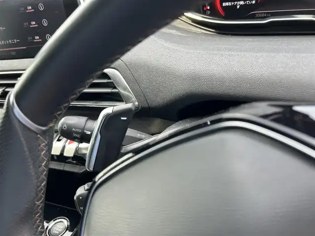 プジョー ５００８ GT ブルーHDi 滋賀県 2022(令4)年 3.1万km グレーⅡ ・サンルーフ/・アダプティブクルーズコントロール/・純正ディスプレイオーディオ/（BT/USB/CarPlay）/・バックカメラ／サイドカメラ/・半革シート／シートヒーター/・前後ドライブレコーダー/・ＥＴＣ/・純正１８ＡＷ/・レーンキープアシスト/・電動テールゲート/・運転席マッサージ機能付き/・オートマチックハイビーム