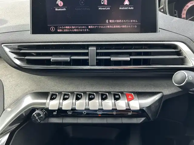プジョー ５００８ GT ブルーHDi 滋賀県 2022(令4)年 3.1万km グレーⅡ ・サンルーフ/・アダプティブクルーズコントロール/・純正ディスプレイオーディオ/（BT/USB/CarPlay）/・バックカメラ／サイドカメラ/・半革シート／シートヒーター/・前後ドライブレコーダー/・ＥＴＣ/・純正１８ＡＷ/・レーンキープアシスト/・電動テールゲート/・運転席マッサージ機能付き/・オートマチックハイビーム