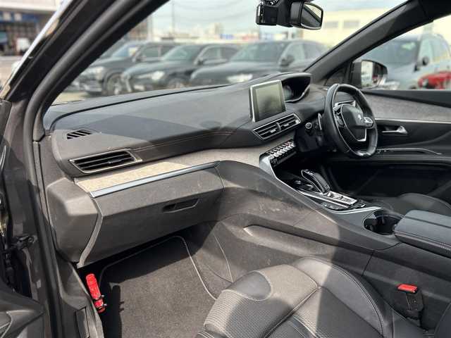 プジョー ５００８ GT ブルーHDi 滋賀県 2022(令4)年 3.1万km グレー ・サンルーフ/・アダプティブクルーズコントロール/・純正ディスプレイオーディオ/（BT/USB/CarPlay）/・バックカメラ／サイドカメラ/・半革シート／シートヒーター/・前後ドライブレコーダー/・ＥＴＣ/・純正１８ＡＷ/・レーンキープアシスト/・電動テールゲート/・運転席マッサージ機能付き/・オートマチックハイビーム