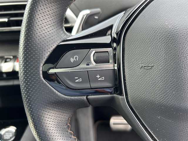 プジョー ５００８ GT ブルーHDi 滋賀県 2022(令4)年 3.1万km グレー ・サンルーフ/・アダプティブクルーズコントロール/・純正ディスプレイオーディオ/（BT/USB/CarPlay）/・バックカメラ／サイドカメラ/・半革シート／シートヒーター/・前後ドライブレコーダー/・ＥＴＣ/・純正１８ＡＷ/・レーンキープアシスト/・電動テールゲート/・運転席マッサージ機能付き/・オートマチックハイビーム