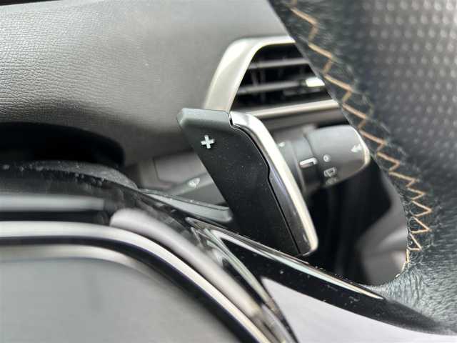 プジョー ５００８ GT ブルーHDi 滋賀県 2022(令4)年 3.1万km グレー ・サンルーフ/・アダプティブクルーズコントロール/・純正ディスプレイオーディオ/（BT/USB/CarPlay）/・バックカメラ／サイドカメラ/・半革シート／シートヒーター/・前後ドライブレコーダー/・ＥＴＣ/・純正１８ＡＷ/・レーンキープアシスト/・電動テールゲート/・運転席マッサージ機能付き/・オートマチックハイビーム