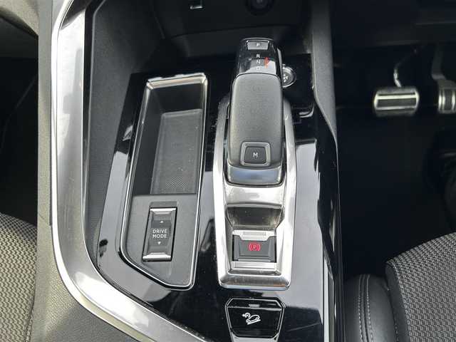 プジョー ５００８ GT ブルーHDi 滋賀県 2022(令4)年 3.1万km グレー ・サンルーフ/・アダプティブクルーズコントロール/・純正ディスプレイオーディオ/（BT/USB/CarPlay）/・バックカメラ／サイドカメラ/・半革シート／シートヒーター/・前後ドライブレコーダー/・ＥＴＣ/・純正１８ＡＷ/・レーンキープアシスト/・電動テールゲート/・運転席マッサージ機能付き/・オートマチックハイビーム