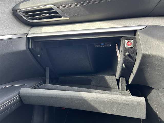 プジョー ５００８ GT ブルーHDi 滋賀県 2022(令4)年 3.1万km グレー ・サンルーフ/・アダプティブクルーズコントロール/・純正ディスプレイオーディオ/（BT/USB/CarPlay）/・バックカメラ／サイドカメラ/・半革シート／シートヒーター/・前後ドライブレコーダー/・ＥＴＣ/・純正１８ＡＷ/・レーンキープアシスト/・電動テールゲート/・運転席マッサージ機能付き/・オートマチックハイビーム