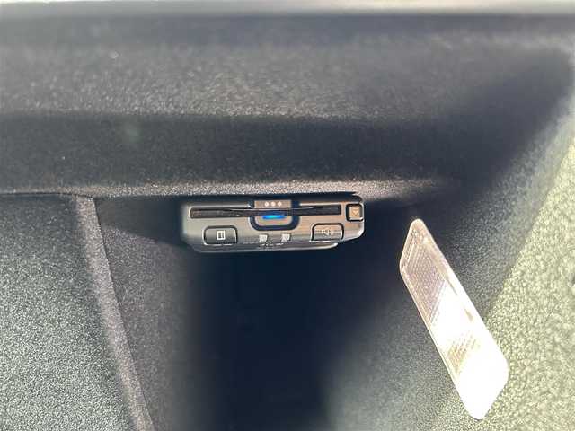 プジョー ５００８ GT ブルーHDi 滋賀県 2022(令4)年 3.1万km グレー ・サンルーフ/・アダプティブクルーズコントロール/・純正ディスプレイオーディオ/（BT/USB/CarPlay）/・バックカメラ／サイドカメラ/・半革シート／シートヒーター/・前後ドライブレコーダー/・ＥＴＣ/・純正１８ＡＷ/・レーンキープアシスト/・電動テールゲート/・運転席マッサージ機能付き/・オートマチックハイビーム
