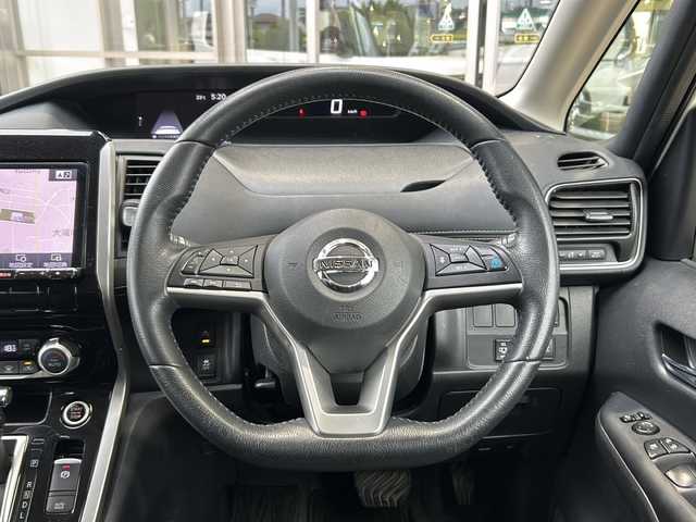 日産 セレナ ハイウェイスター プロパイロットED 静岡県 2017(平29)年 8.2万km ブリリアントホワイトパール 【主要装備】/プロパイロット　/アルパインナビ　/アルパイン後席フリップダウンモニター　/オートホールド　/両側パワースライドドア　/ステアリングスイッチ　/ドライブレコーダー　/アイドリングストップ　/スマートキー/プッシュスタート/純正16インチアルミホイール