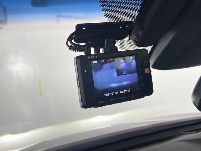トヨタ カムリ WSレザーパッケージ 沖縄県 2019(平31)年 3.7万km エモーショナルレッドⅡ 禁煙車/純正ナビ付ディスプレイオーディオ(BT/フルセグ/ラジオ/CD/DVD/AUX/USB/Carplay)/BSM（ブラインドスポットモニター）/HUD（ヘッドアップディスプレイ）/トヨタセーフティーセンス/プリクラッシュブレーキ/クリアランスソナー/オートハイビーム/レーダークルーズコントロール/シートヒーター(D/N席)/パワーシート（D/N席）/レザーシート/パドルシフト/ビルドインETC/社外ドラレコ（前後）/電子パーキングブレーキ/オートホールド/LEDヘッドライト/純正18インチアルミホイール/純正フロアマット/純正ドアバイザー/革巻きステアリング/スペアキー