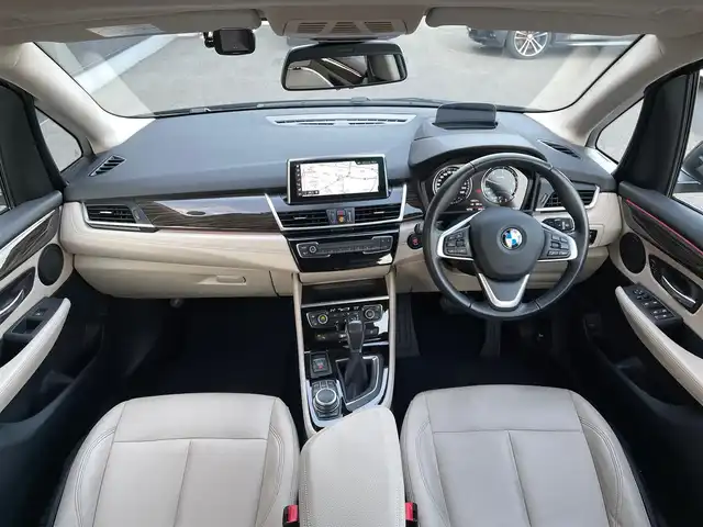 ＢＭＷ ２１８ｄ アクティブツアラー ラグジュアリー 山梨県 2019(令1)年 4.1万km サファイアブラックP 1オナ /AアクティブS /白革 /HUD /純正17AW積込/インテリジェントＳ/コンフォートＡ/パーキングＳＰ/１６ＡＷスタッドレス/純正ＨＤＤナビ/Ｂカメラ/ＰＤＣ/オイスターレザー/シートＨ/Ｐシート/ＡＣＣ/取説/スペアキー/記録簿