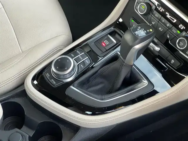 ＢＭＷ ２１８ｄ アクティブツアラー ラグジュアリー 山梨県 2019(令1)年 4.1万km サファイアブラックP 1オナ /AアクティブS /白革 /HUD /純正17AW積込/インテリジェントＳ/コンフォートＡ/パーキングＳＰ/１６ＡＷスタッドレス/純正ＨＤＤナビ/Ｂカメラ/ＰＤＣ/オイスターレザー/シートＨ/Ｐシート/ＡＣＣ/取説/スペアキー/記録簿