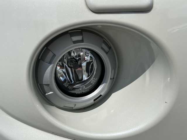 三菱 パジェロ ロング スーパーエクシード 富山県 2012(平24)年 10.4万km ウォームホワイトパール サンルーフ/４WD/レザーシート/3例シート/パワーシート（D／N）/メーカーオプションナビ/BT接続・フルセグTV/クルーズコントロール/シートヒーター/バックカメラ/フォグランプ/純正１８インチAW/純正ドアバイザー/純正フロアマット/横滑り防止装置/スペアキー/電動格納ウインカーミラー/ETC/ナビ取扱説明書/スペアキー/社外AWスタッドレス車載（265/60R18）