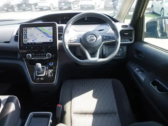 日産 セレナ e－パワー ハイウェイスター V 千葉県 2019(令1)年 6.3万km ダイヤモンドブラック エマージェンシーブレーキ/プロパイロット/インテリジェントクルーズコントロール/両側パワースライドドア/9インチ純正SDナビ/地デジTV/【BD/DVD/CD再生機能　Bluetooth接続】/アラウンドビューモニター/ドライブレコーダー/革巻きステアリング/ステアリングスイッチ/ETC/LEDヘッドライト/ウインカーミラー/コーナーセンサー/社外17インチアルミホイル/サイド/カーテンエアバッグ/インテリジェントキー