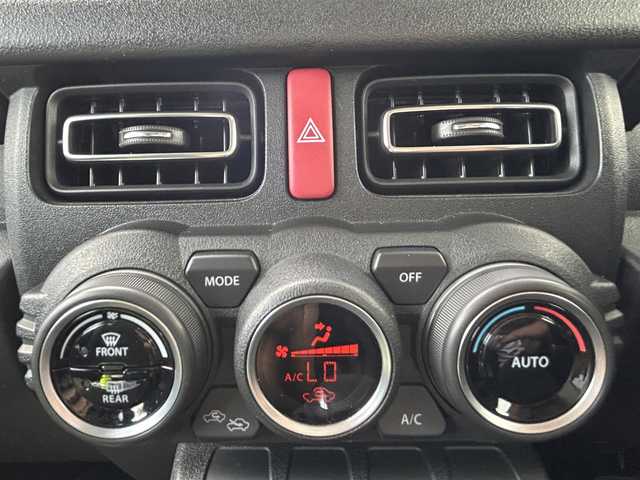 スズキ ジムニー XC 福岡県 2018(平30)年 1.4万km ジャングルグリーン ワンオーナー/4WD/軽量衝撃吸収ボディー/プリクラッシュセーフティ/デュアルセンサーブレーキ/横滑り防止装置/レーンキープアシスト/Panasonic8インチナビ/（BLUETOOTH/フルセグ/CD/DVD)/バックカメラ/クルーズコントロール/LEDライト/オートライト/シートヒーター/純正16インチAW/スマートキー/ドライブレコーダー/ETC/保証書/取扱説明書