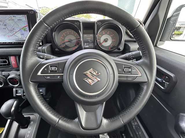 スズキ ジムニー XC 福岡県 2018(平30)年 1.4万km ジャングルグリーン ワンオーナー/4WD/軽量衝撃吸収ボディー/プリクラッシュセーフティ/デュアルセンサーブレーキ/横滑り防止装置/レーンキープアシスト/Panasonic8インチナビ/（BLUETOOTH/フルセグ/CD/DVD)/バックカメラ/クルーズコントロール/LEDライト/オートライト/シートヒーター/純正16インチAW/スマートキー/ドライブレコーダー/ETC/保証書/取扱説明書