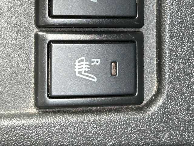 スズキ ジムニー XC 福岡県 2018(平30)年 1.4万km ジャングルグリーン ワンオーナー/4WD/軽量衝撃吸収ボディー/プリクラッシュセーフティ/デュアルセンサーブレーキ/横滑り防止装置/レーンキープアシスト/Panasonic8インチナビ/（BLUETOOTH/フルセグ/CD/DVD)/バックカメラ/クルーズコントロール/LEDライト/オートライト/シートヒーター/純正16インチAW/スマートキー/ドライブレコーダー/ETC/保証書/取扱説明書