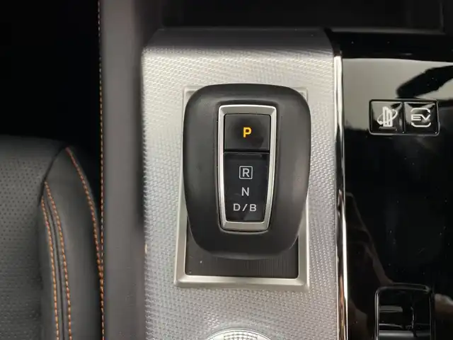 三菱 アウトランダー ＰＨＥＶ P 鹿児島県 2022(令4)年 4.1万km 茶 純正ナビ/（BT/フルセグTV）/パドルシフト/BOSEプレミアムサウンド/アラウンドビューモニター/マイパイロット/ブラインドスポットモニター/電動リアゲート/レザーシート/シートヒーター/パワーシート/ステアリングヒーター/オートライト/オートマチックハイビーム/スマートキー/プッシュスタート/リアサンシェード