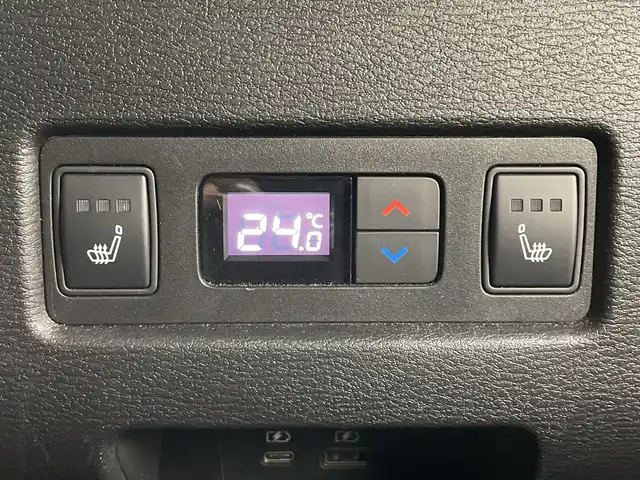 三菱 アウトランダー ＰＨＥＶ P 鹿児島県 2022(令4)年 4.1万km 茶 純正ナビ/（BT/フルセグTV）/パドルシフト/BOSEプレミアムサウンド/アラウンドビューモニター/マイパイロット/ブラインドスポットモニター/電動リアゲート/レザーシート/シートヒーター/パワーシート/ステアリングヒーター/オートライト/オートマチックハイビーム/スマートキー/プッシュスタート/リアサンシェード