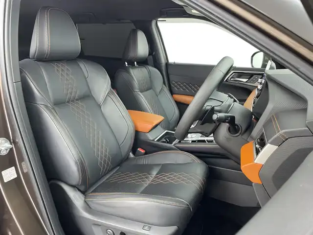 三菱 アウトランダー ＰＨＥＶ P 鹿児島県 2022(令4)年 4.1万km 茶 純正ナビ/（BT/フルセグTV）/パドルシフト/BOSEプレミアムサウンド/アラウンドビューモニター/マイパイロット/ブラインドスポットモニター/電動リアゲート/レザーシート/シートヒーター/パワーシート/ステアリングヒーター/オートライト/オートマチックハイビーム/スマートキー/プッシュスタート/リアサンシェード