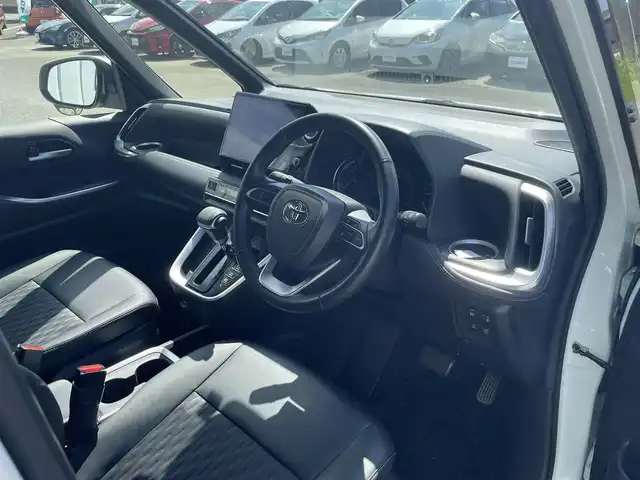 トヨタ ノア ハイブリッド S－Z 福岡県 2022(令4)年 7.6万km ホワイトパールクリスタルシャイン 車載メモリーナビ/フルセグTV/両側パワースライドドア/バックカメラ/ETC2.0/レーダークルーズコントロール/コーナーセンサー/オートマチックハイビーム/LEDヘッドランプ/LEDフロントフォグランプ/ディスプレイオーディオプラス/左右独立温度調整オートエアコン/シートヒーター/100V電源/純正アルミホイール/スマートエントリー/スタートシステム